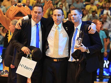 ואוו, איזו עונה. בלאט והצוות המקצועי