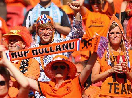 ימשיכו לחגוג עד הסוף? אוהדי הולנד (gettyimages)