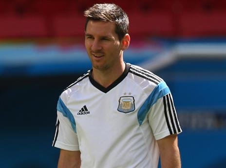 מעניין מה עובר לו בראש. מסי (gettyimages)