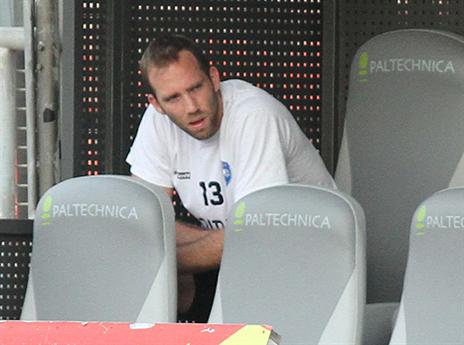 דני עמוס. לא הגיע מרוכז? (יוסי שקל)