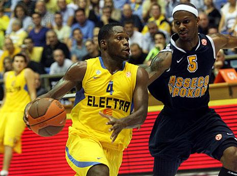 יפתח עונה במחנה בחו"ל. ג'רמי פארגו (אלן שיבר)