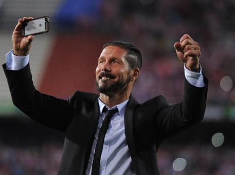 כל ספרד מחזיקה לו אצבעות (getty)