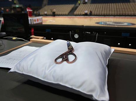 עם המספריים האלה גם יגזרו רשתות?