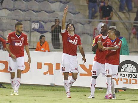 והחגיגה באדום החלה