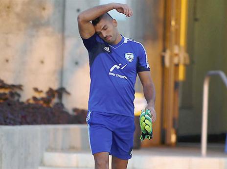 נשאר מאוכזב. אריאל הרוש (אלן שיבר)