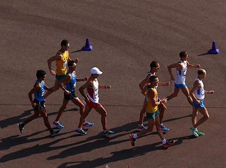 הליכה המונית על חופי ישראל (gettyimages)