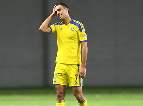 הוא לא באמת מבואס. זהבי