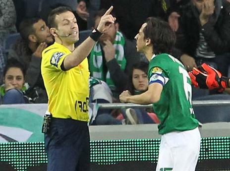 ב"ש זכתה לפנדל, בניון לא אהב את ההחלטה. (דני מרון)