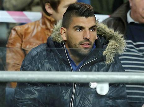 שוב ביציע. אריאל הרוש (אלן שיבר)