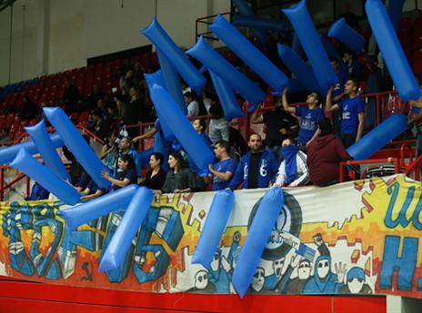 והיה גם קהל. אוהדי הפועל פ"ת (עודד קרני, מנהלת ליגת הנשים)