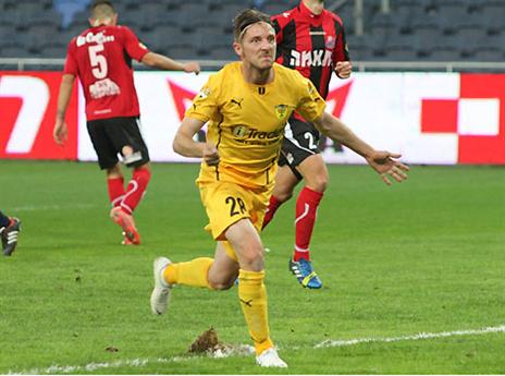 גם בלי כושר מלא הוא פותח. אנטל (צילום: יוסי שקל)