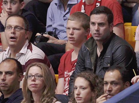 אורי אלון. מקל יהיה השובר שוויון שלו? (Getty)