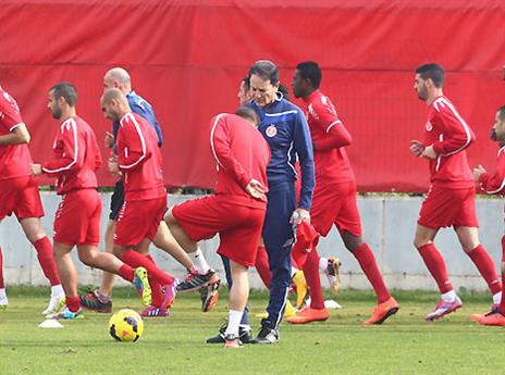 מתקרבים לקו האדום. שחקני הפועל (אלן שיבר)