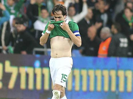 לא הצליח לעצור את הדמעות. בניון (אלן שיבר)