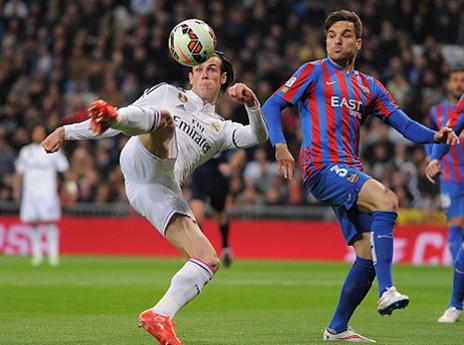 בייל, צמד חשוב (GETTYIMAGES)