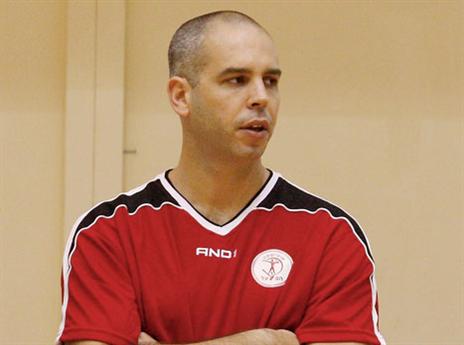 אבל כבד בכדורסל הישראלי. אורי שלף (אלן שיבר)