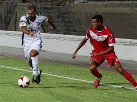 לא ילבש יותר אדום? טועמה (אבדאללה אזברגה)