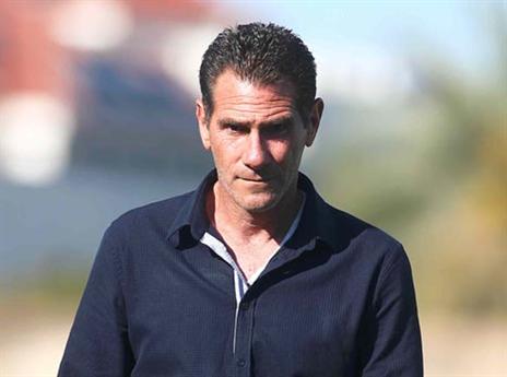 על סף הישג גדול. פליקס נעים (אלן שיבר)