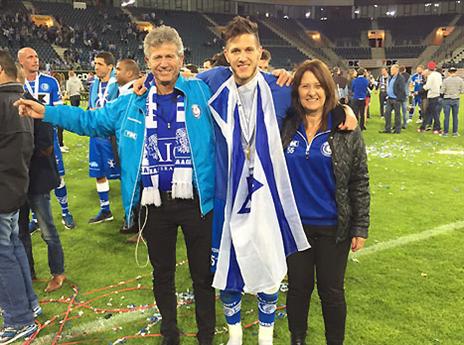 גרשון וההורים הנרגשים