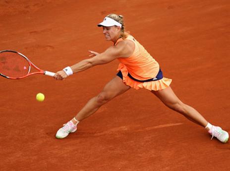 קרבר לא התקשתה יותר מדי בדרך לסיבוב ה-2 (gettyimages)