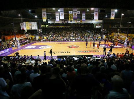 אולם ומלואו (עודד קרני)