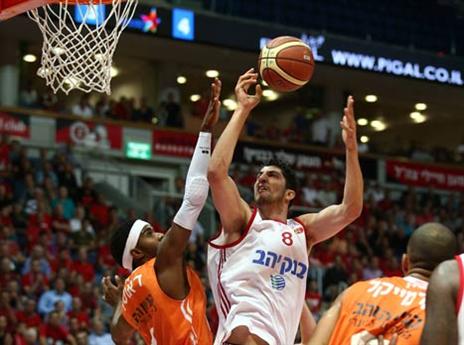 לצידו של אליהו (צילום: אלן שיבר)