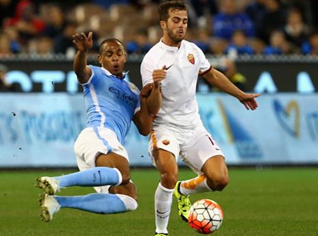 שער ענק של פיאניץ' (GETTY)