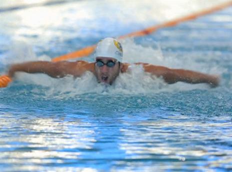 לא נמאס לו מהמים