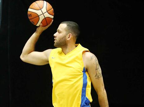 פרמאר. ההחתמה שלו הובילה לצירופו של רנדל (אלן שיבר)