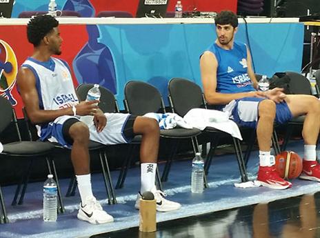 דוסון מתאקלם