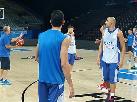 בשבת יוצאים לדרך מול רוסיה