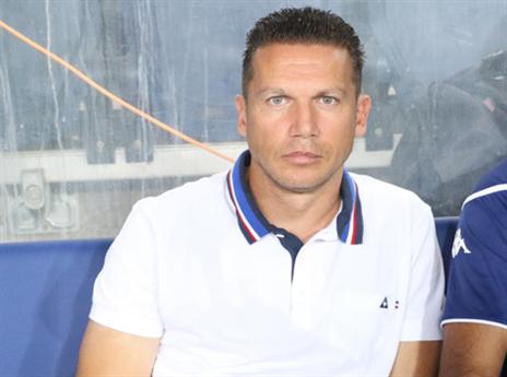 לא מתרגש מהאירוע. בכר (דני מרון)