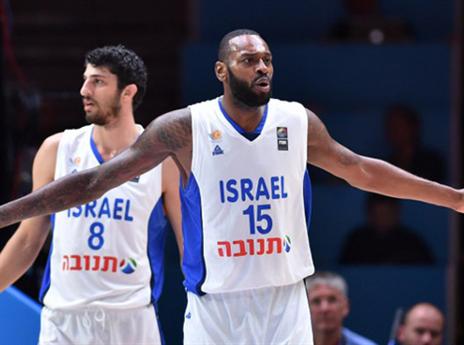 "לא גדלים כאן הרבה סנטרים" (AFP)