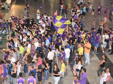 אוהדי חולון. פרידה אחרונה מאולם הפחים (צילום: הפועל חולון)