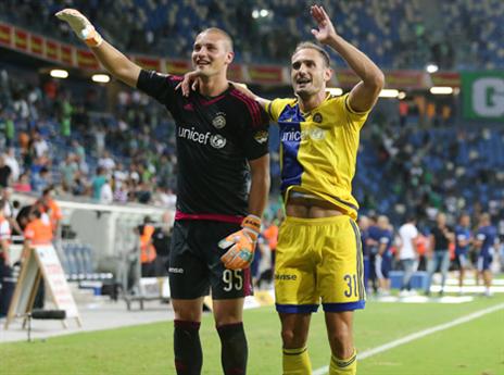 גם קרלוס זכה למילים טובות (צילום: אלן שיבר)