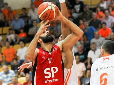 רות'בארט. פוגש את נהריה לראשונה במדי הפועל ת"א (דני מרון)