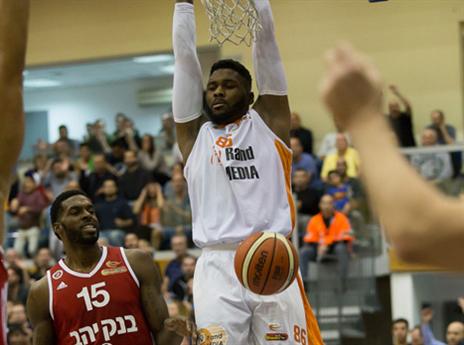 כוח בצבע. מונרו (עודד קרני)