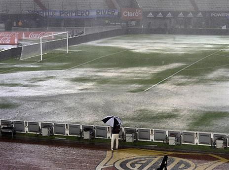 ככה אי אפשר לשחק כדורגל