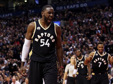 ניצחון גדול לרפטורס (getty)