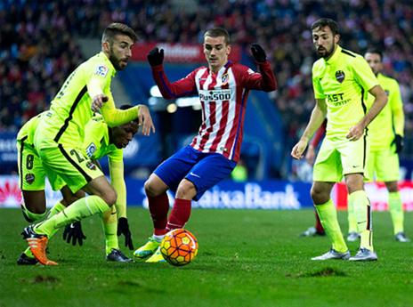 גריזמן בין שחקני לבאנטה (Getty)