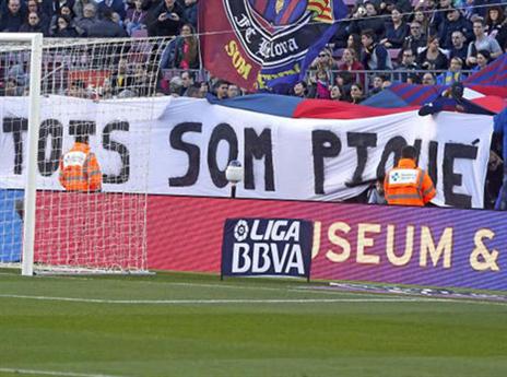 השלט של אוהדי ברצלונה