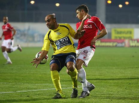 מליקסון מול ג'ורג' (לירון מולדובן)