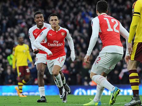 סאנצ'ס חוגג את ה-1:2 (getty)