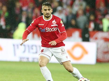 פעם ראשונה בהרכב. בראון (אלן שיבר)