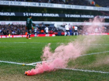 גם בלונדון זורקים אבוקות (GETTYIMAGES)