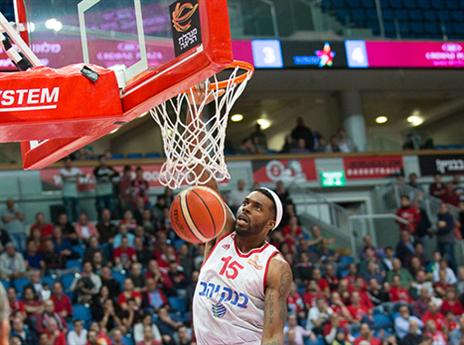 סמית' מסיים עם עוד דאנק (עודד קרני)