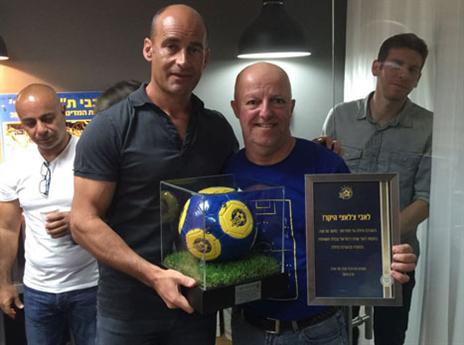 30 שנות עבודה. צ'לאצ'י