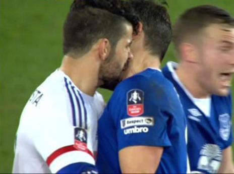 הנשיכה של קוסטה. "זה לא אותו דבר"