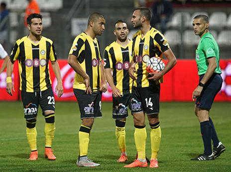 מי ייאלץ להחזיר את רכבו? שחקני נתניה (אנצ'ו גוש)