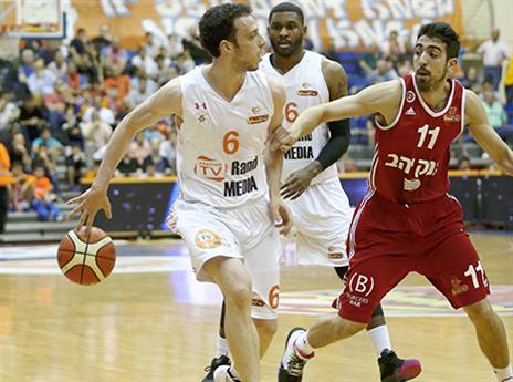 חנוכי במסירה מאחורי הגב (אלן שיבר)